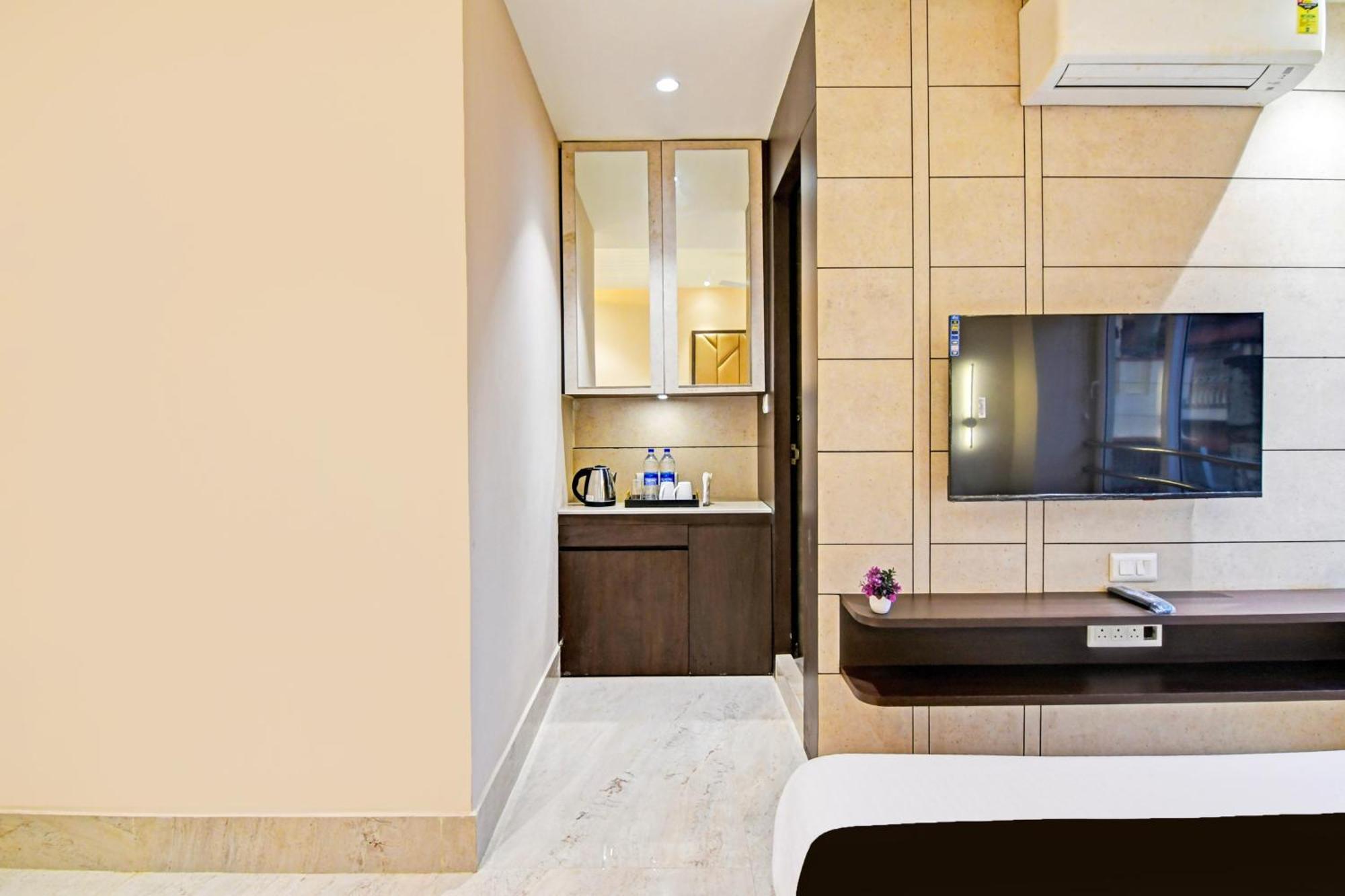כלכותה Super Hotel O Samotel מראה חיצוני תמונה